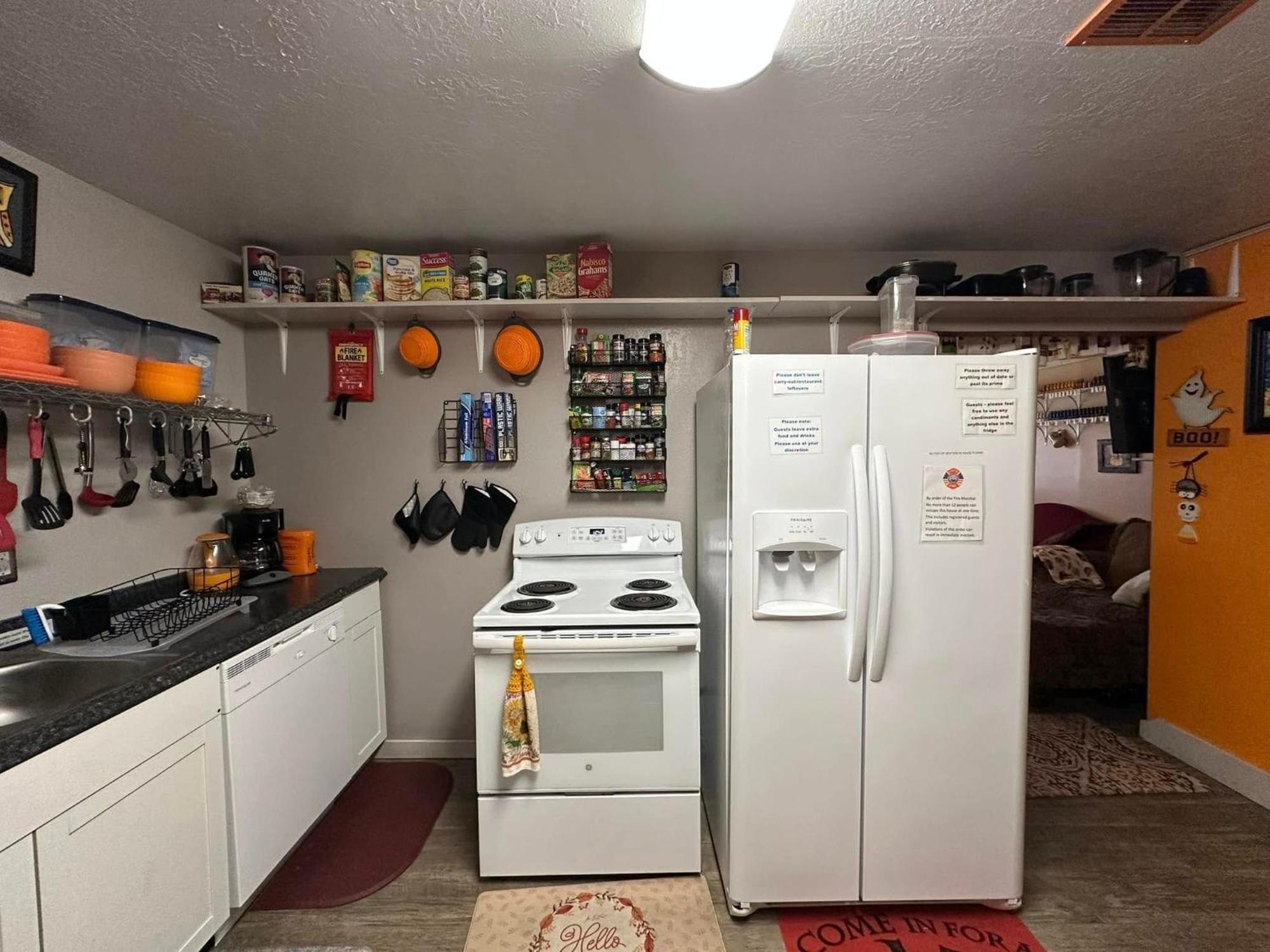 Ez 1 Mile To Fort Sill! Pumpkin Cottage Sleeps 9, Grills, Firepit, Laundry Лоутън Екстериор снимка